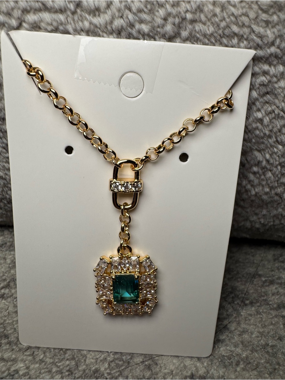 Absolutely stunning necklace